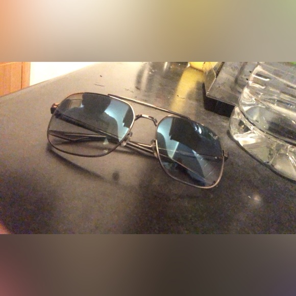 Ray Ban sunglasses with blue lenses - Picture 3 of 3